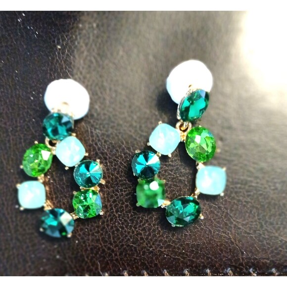 shades of green rhinestones loop earrings - Picture 4 of 4